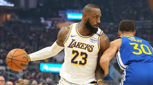 Lakers vs. Warriors highlights: Biggest moments from Lakers’ thrilling Christmas win